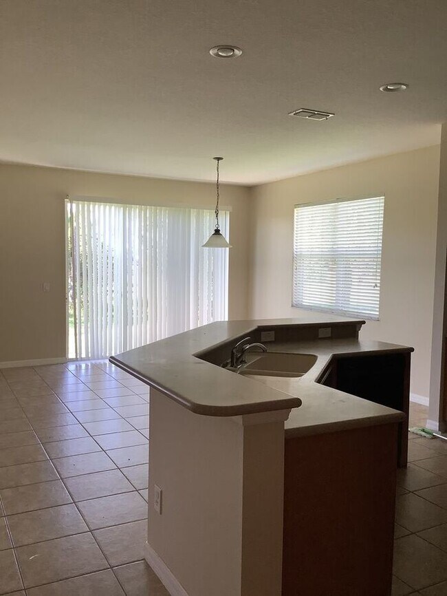 Building Photo - $200 off 1st mo rent! NEWBURY PARK -9157 Leeland Archer Blvd. Orlando, FL 32836