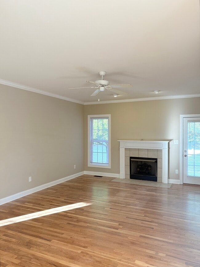 Building Photo - 2635 Danhaven Dr
