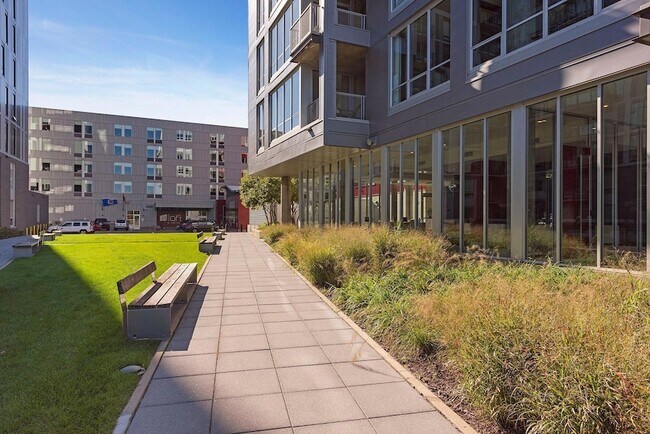 Building Photo - 901 S 2nd St