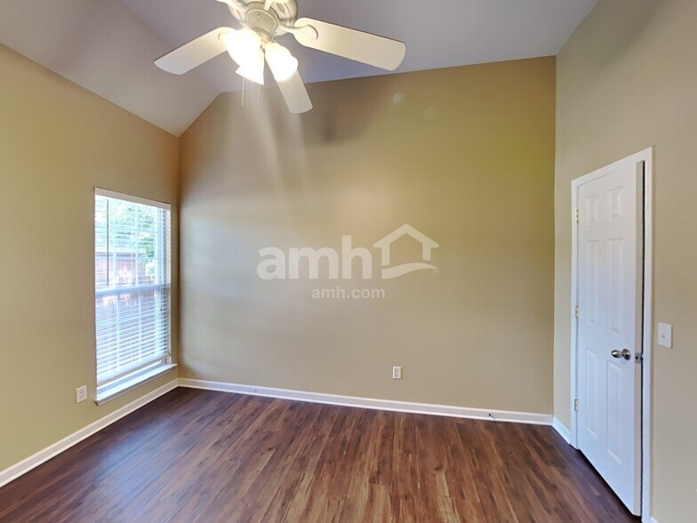 Building Photo - 5105 Bay Overlook Dr