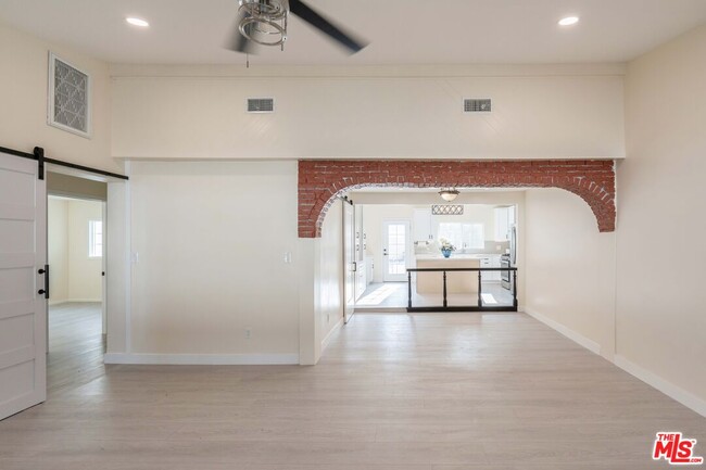 Building Photo - 9701 Wheatland Ave