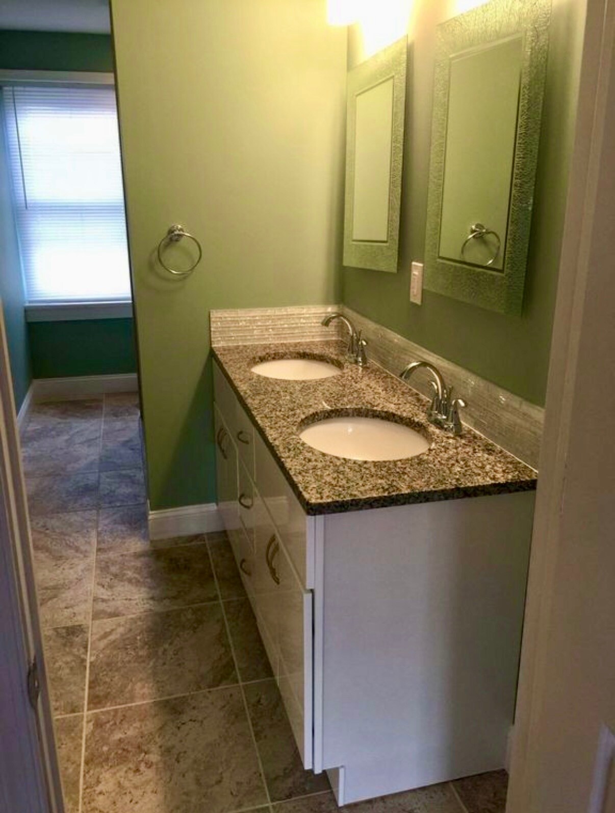 Building Photo - 305 Mifflin St