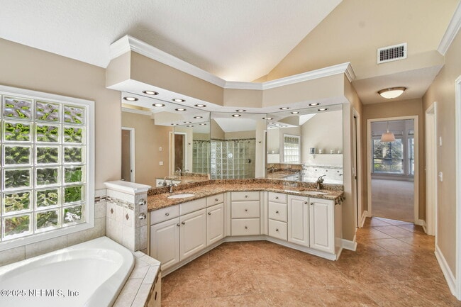 Building Photo - 13022 Huntley Manor Dr