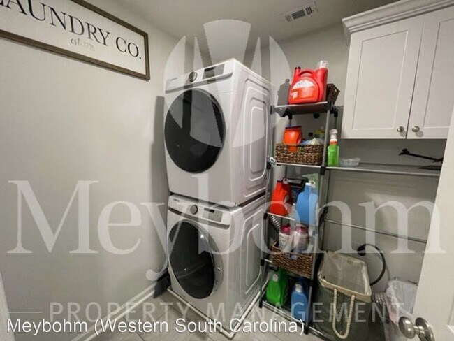 Building Photo - 4 br, 3 bath House - 507 Schaver Loop