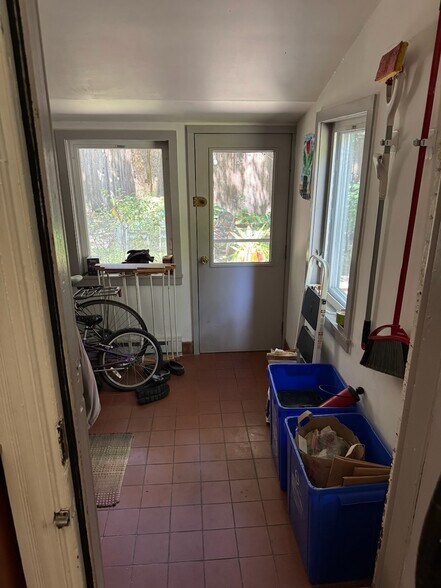 Building Photo - 3605 Hamilton St