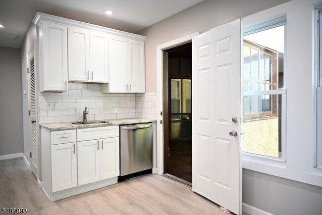 Building Photo - 37 Bloomfield Ave