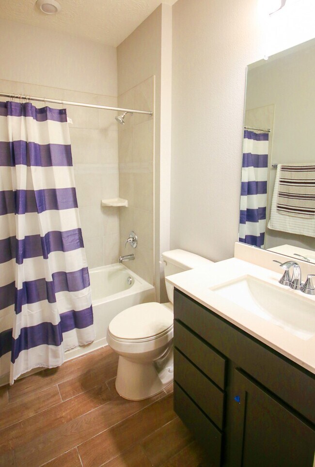 Building Photo - 9406 Castillo Ct