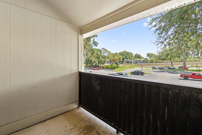 Building Photo - Charming 3-Bedroom, 2-Bathroom Condo in De...