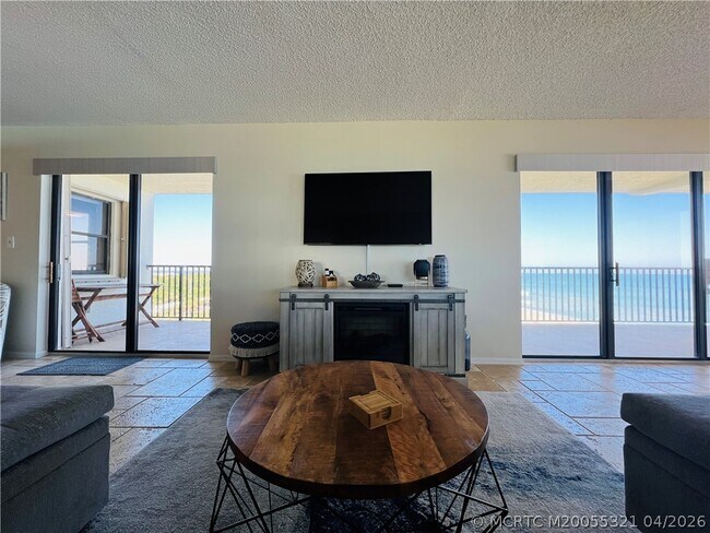 Building Photo - 10044 S Ocean Dr