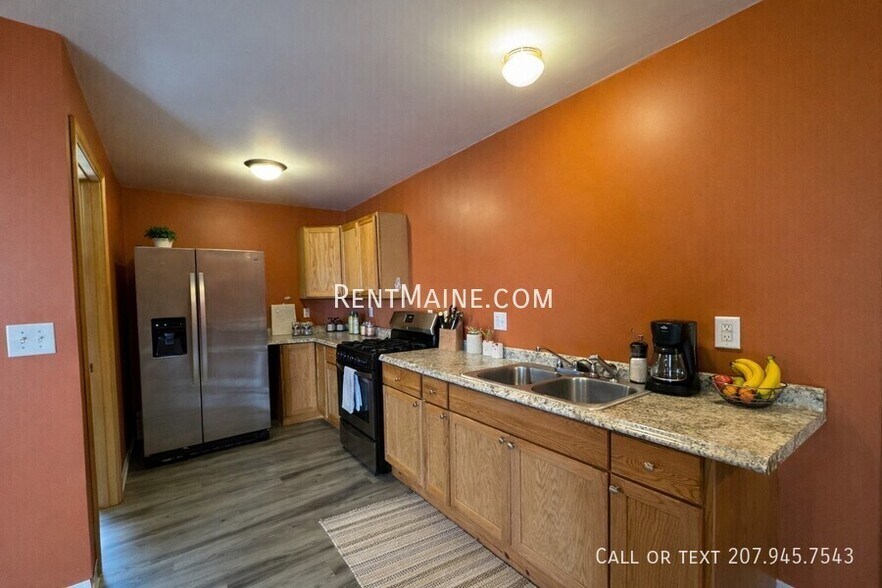 Building Photo - 114 Bridge St