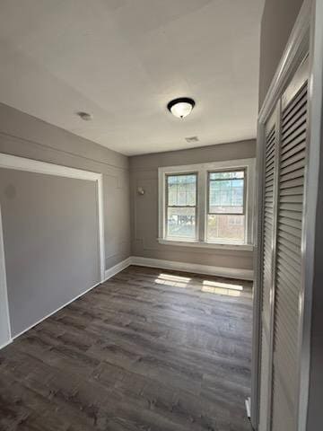 Building Photo - 565 E Elm St