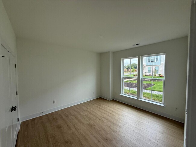 Building Photo - 15309 Sunray Aly