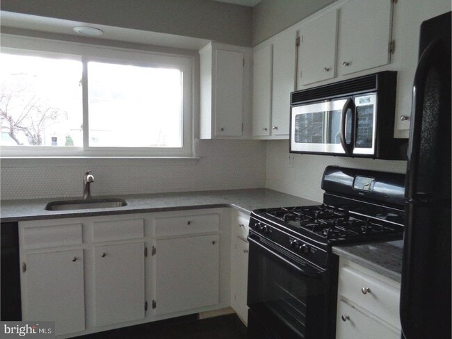 Primary Photo - 101 Greenridge Cir