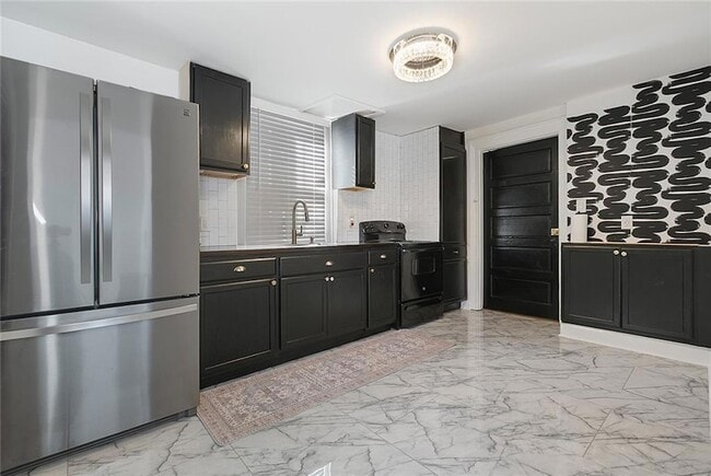 Building Photo - 1837 Touro St