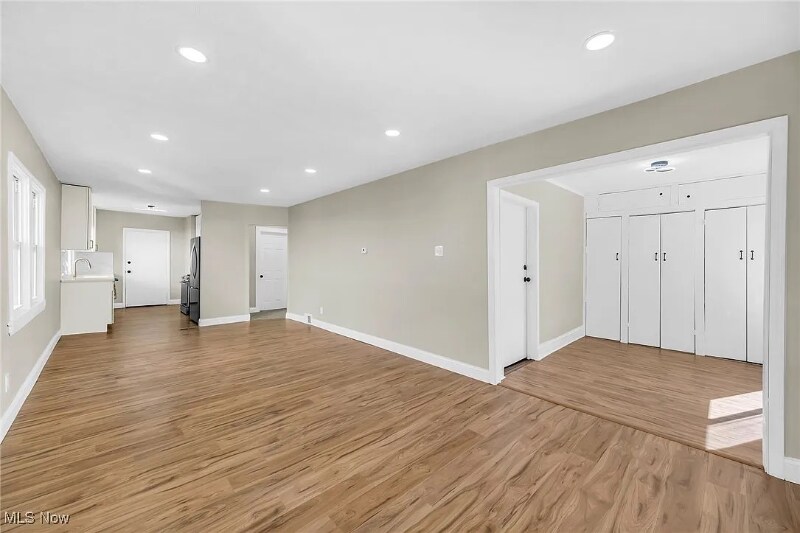 Building Photo - 3211 W 121st St