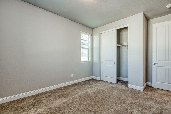 Building Photo - Stunning Granville Home in Copper River Canvas Gated Community!