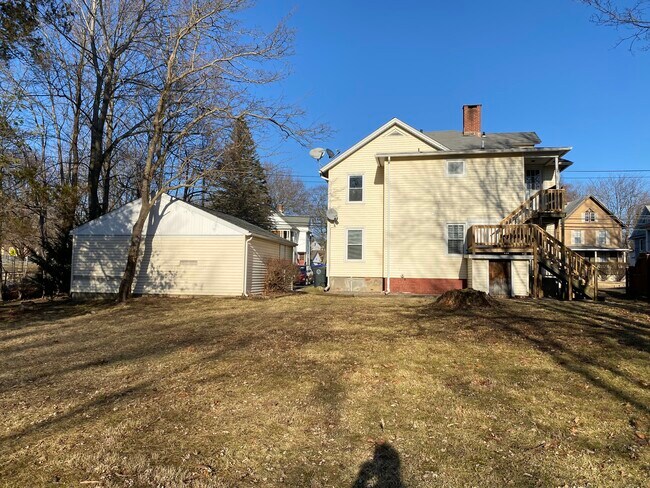 Building Photo - 435 Migeon Ave