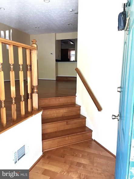 Building Photo - 27 Beacon Hill Way
