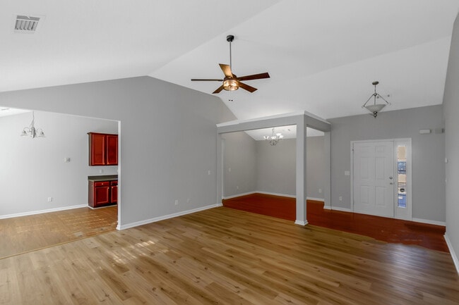 Building Photo - 129 Meadow Ct