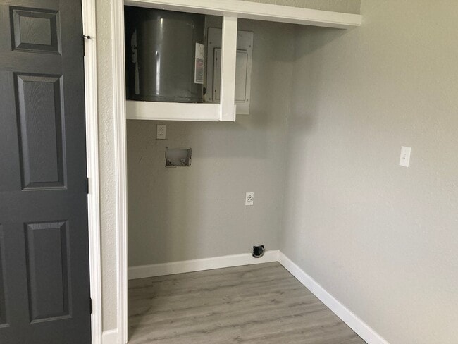 Building Photo - 1 Bedroom 1 Bathroom Apartment!