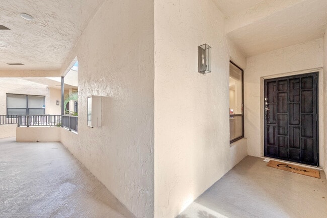 Building Photo - 7460 La Paz Blvd