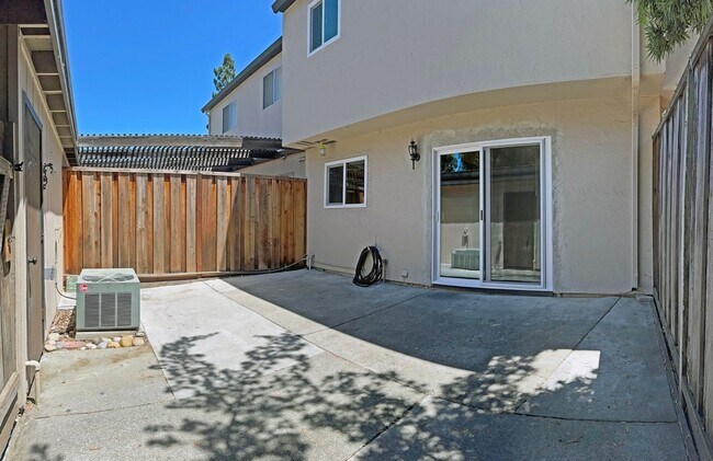 Building Photo - 1448 Carnot Dr