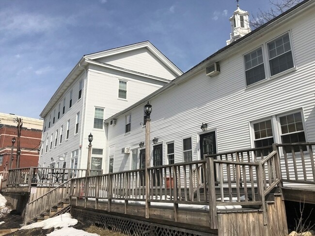 Building Photo - 8-10-10 Essex St