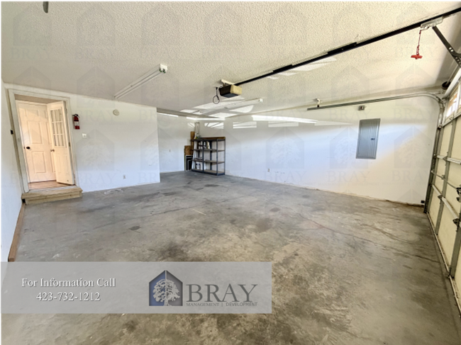 Building Photo - Updated spacious 4-Bedroom Near Boones Creek