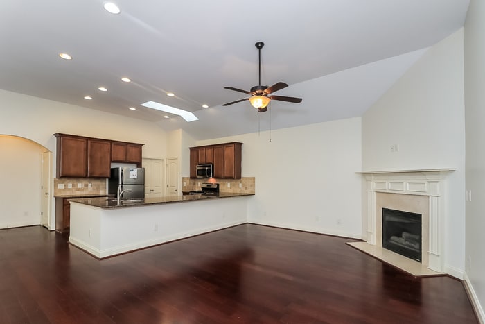Building Photo - 229 Highland Village Ln