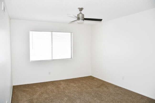 Building Photo - Tularosa (344) West