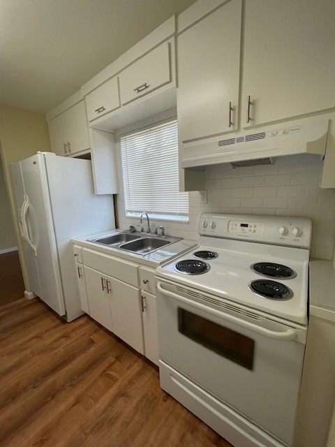 kitchen - 700 Nyssa Ave