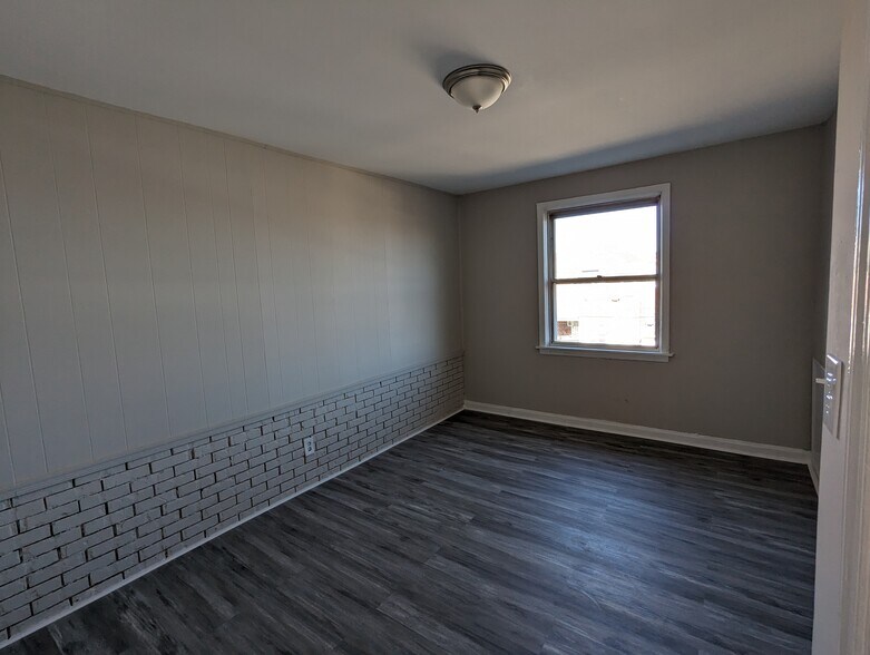 Building Photo - 1414 Locust Ave