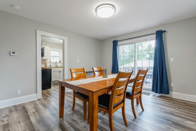 Building Photo - 246 Wayne Ave