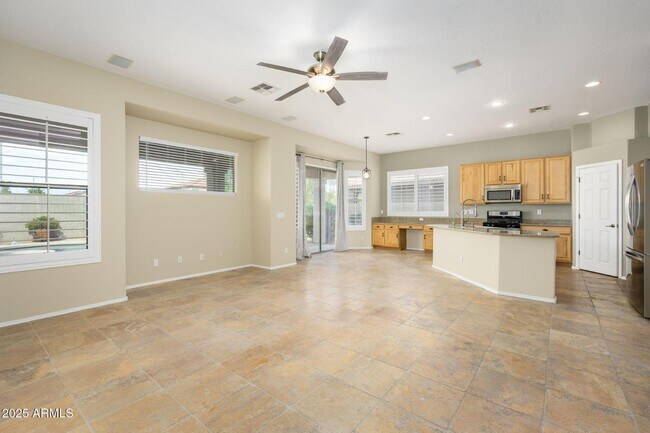 Building Photo - 13824 W Gelding Dr