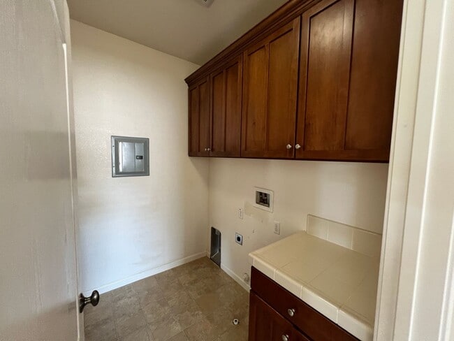 Building Photo - 2553 Acapulco Way