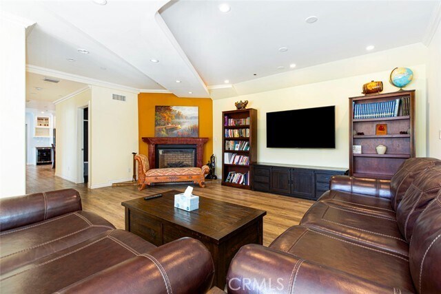 Building Photo - 9334 Wayside Dr