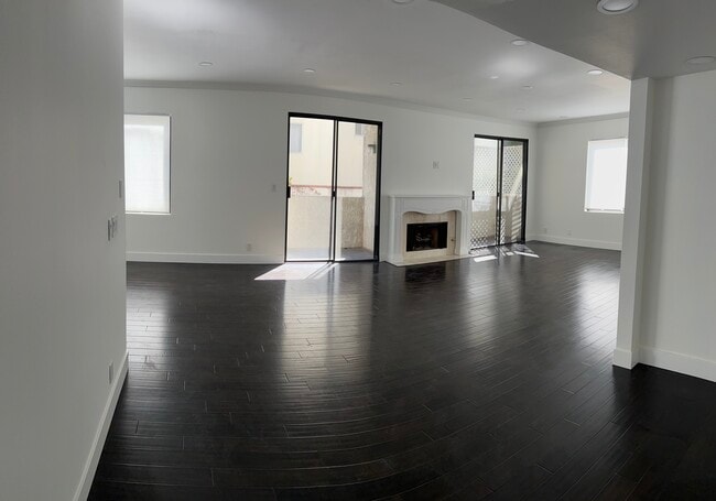 Building Photo - 10676 Wilkins Ave