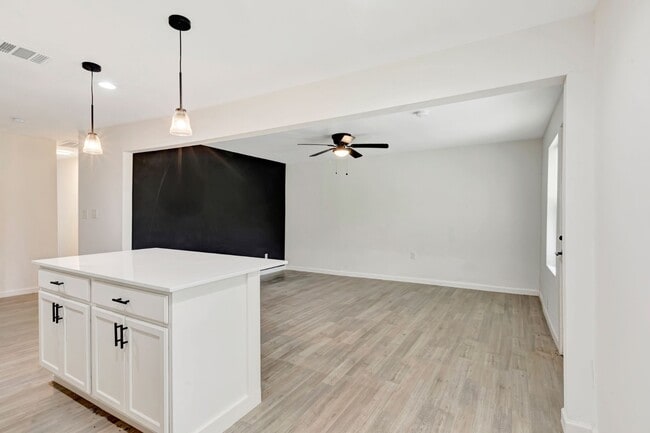 Building Photo - Updated Greenville Home