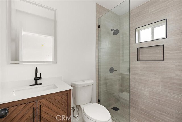 Building Photo - 642 E Fairview Blvd