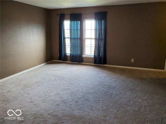 Building Photo - 5643 N Rockingham Ln