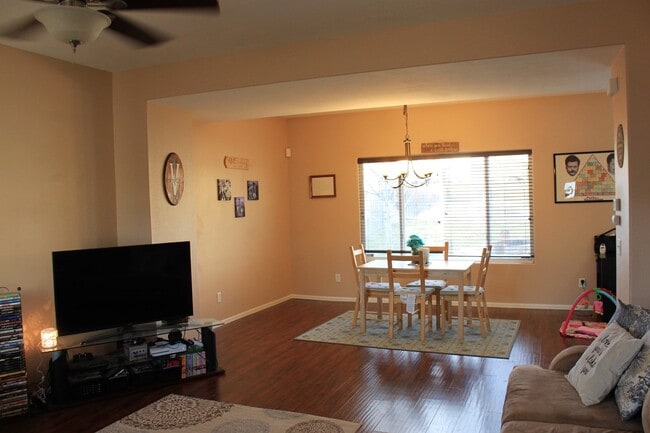 Building Photo - 10757 Deer Meadow Cir