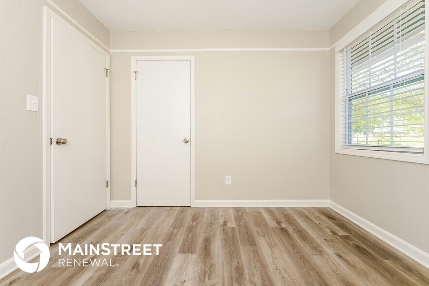 Building Photo - 8150 Flamingo Dr