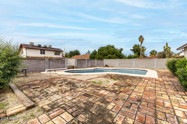 Building Photo - 16216 N 33rd Dr