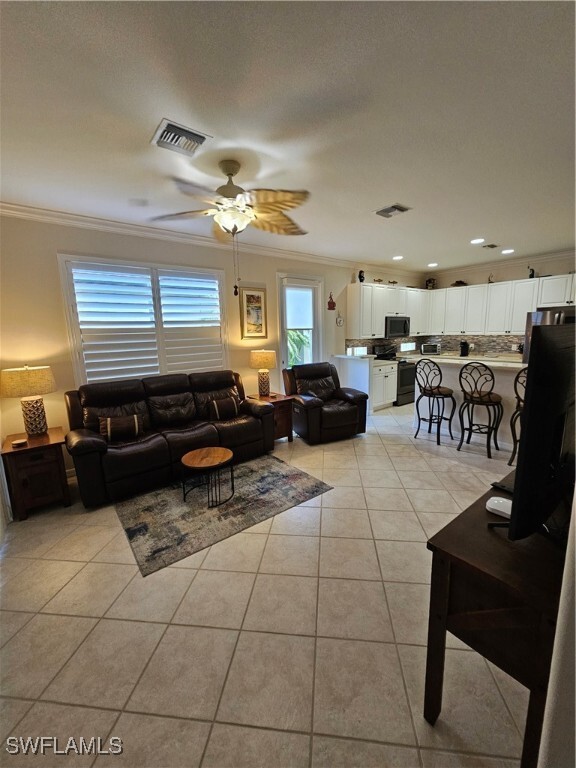 Primary Photo - 10518 Avila Cir