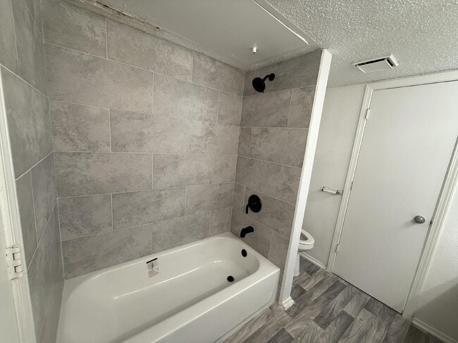 Building Photo - Rowlett Townhome