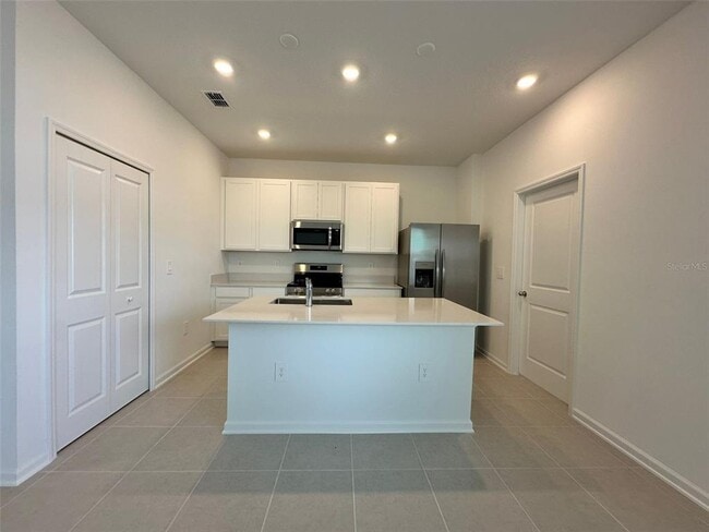 Building Photo - 2856 Haze Rd