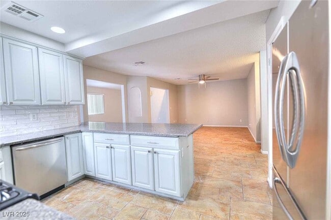Building Photo - 1411 Bareback Ct
