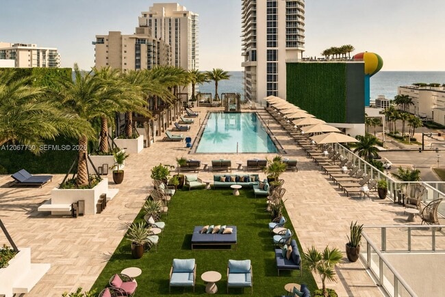 Building Photo - 4010 S Ocean Dr