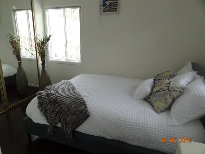 Building Photo - 623 W Queen St