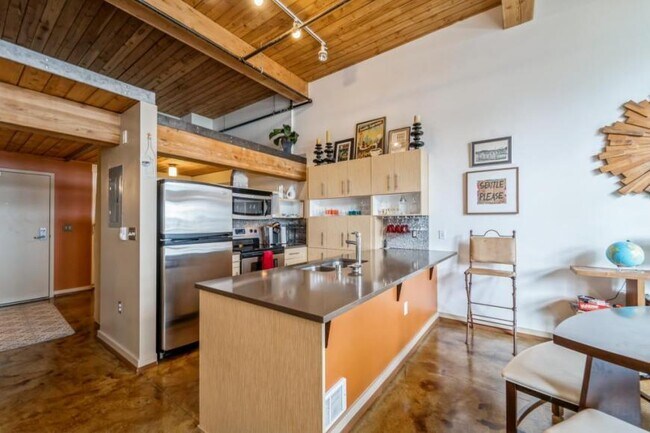 Building Photo - 1 bedroom in Seattle WA 98109